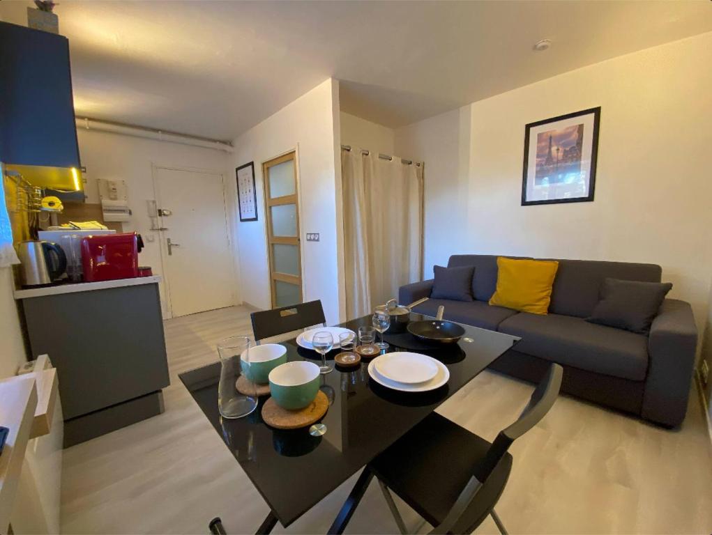 Majestic Villa in Mouans Sartoux with Swimming Pool 6370 Mouans-Sartoux