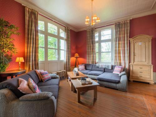 Majestic villa in Pouru Saint Remy with garden