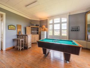 Majestic villa in Pouru Saint Remy with garden