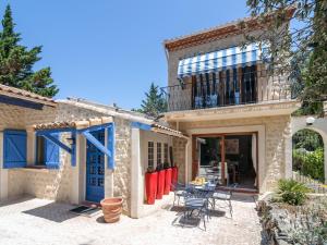 Majestic Villa in Pouzols Minervois with private pool