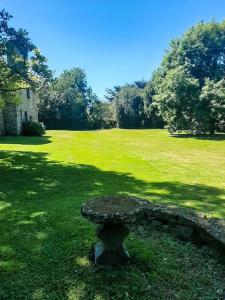 Manoir au bord de l'eau avec piscine chauffée