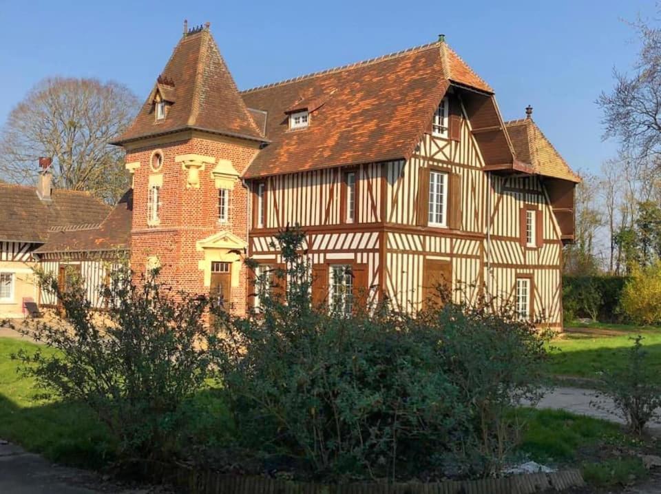 Villa Manoir Normand au cœur d’un Domaine Equestre 505 Rte de Rouen 14670 Saint-Samson