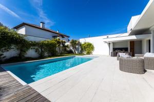 Villa MARBLE  KEYWEEK Villa avec piscine chauffée et jardin à Biarritz 80 rue de salon 64200 Biarritz Aquitaine