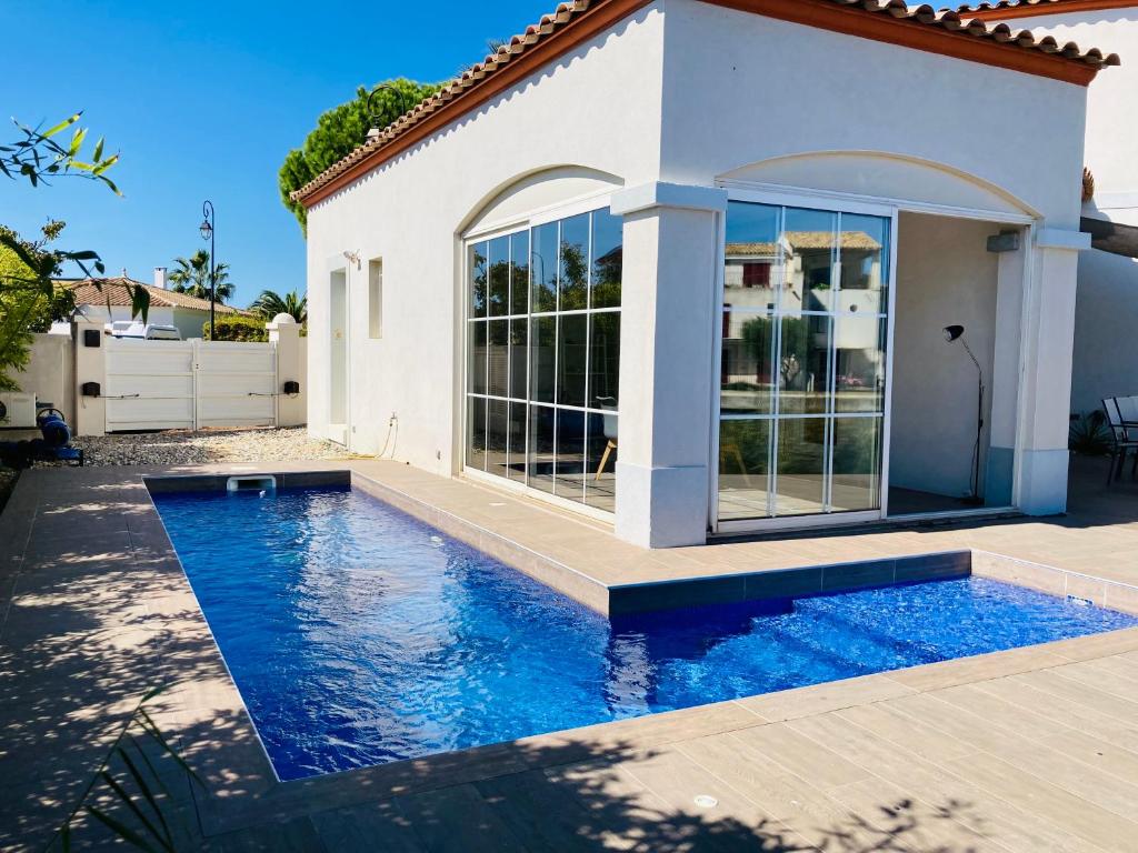Villa Villa marina piscine privee 183 Impasse Etambo, 30220 Aigues-Mortes