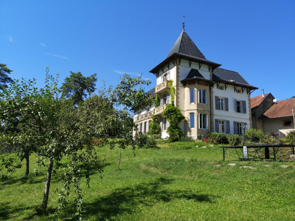 Maison d'hôtes Villa Meyriem 10 rue Ernest REYER, 25920 Mouthier-Haute-Pierre