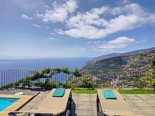 Villa Miradoura by MHM Arco da Calheta portugal