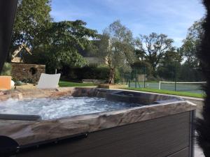 mise au vert 4 étoiles avec piscine,tennis ,spa