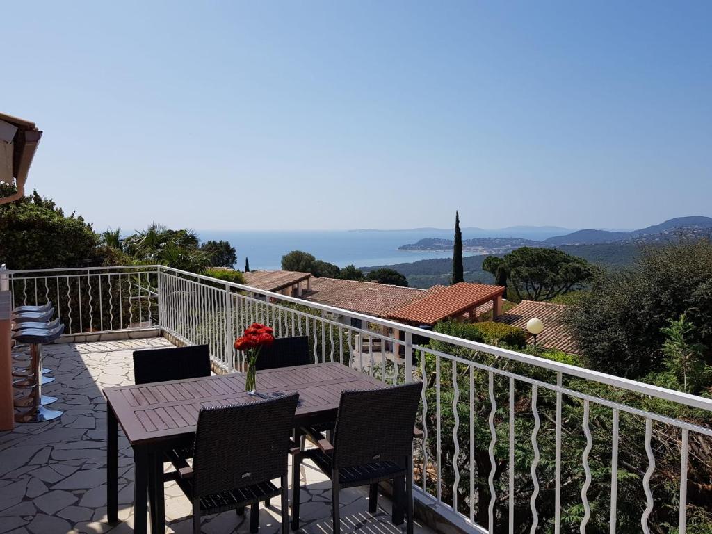 Villa Villa mit großartigem Panoramablick auf das Meer und direkt am Pool 37 Rue des Émeraudes, 83420 La Croix-Valmer