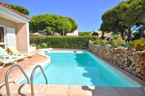 Modern, comfortable and well equipped private pool villa