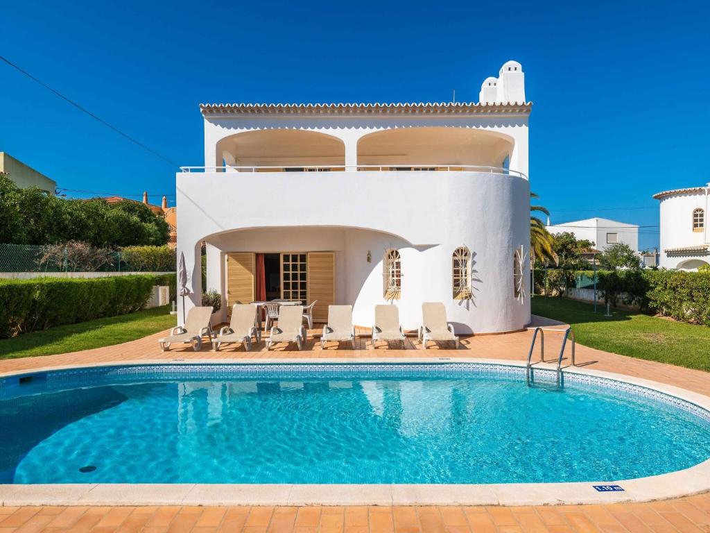 Villa Modern Villa in Albufeira with Private Swimming Pool  8200-001 Patroves