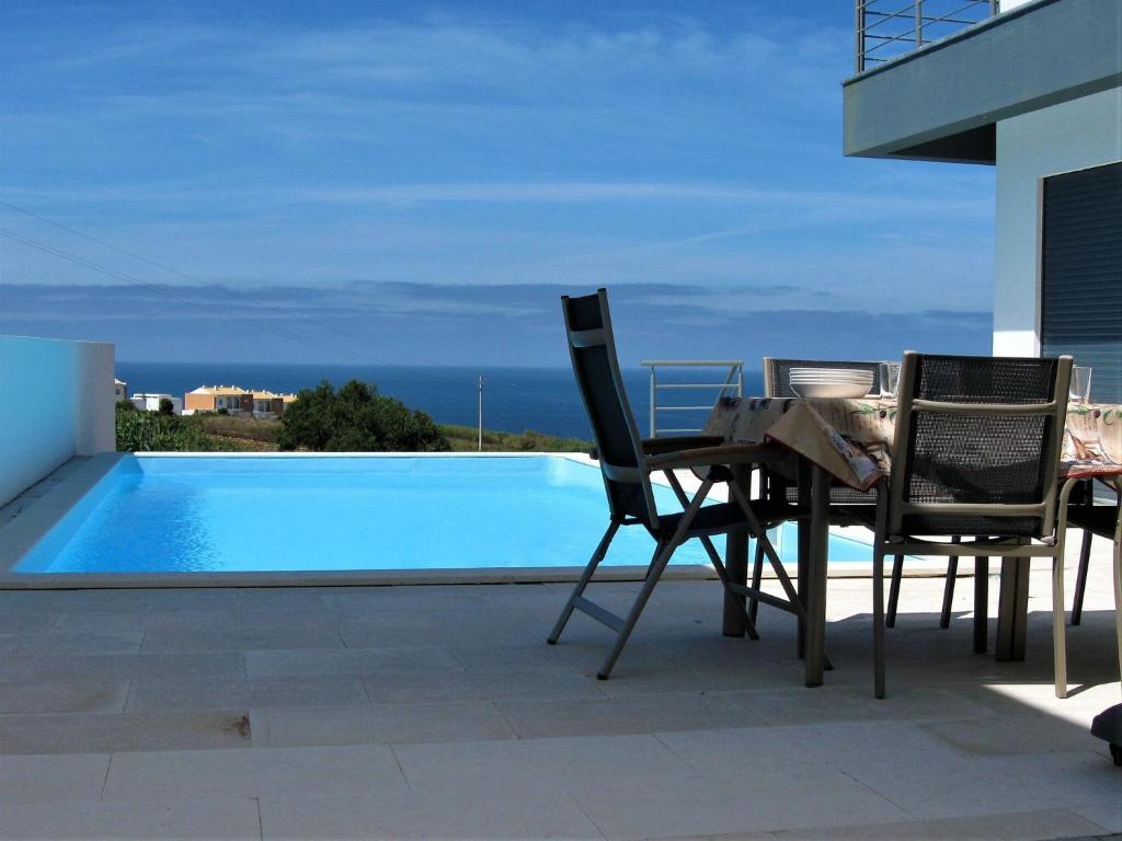 Villa Modern villa in Atalaia de Cima with sea view  2530-002 Lourinhã