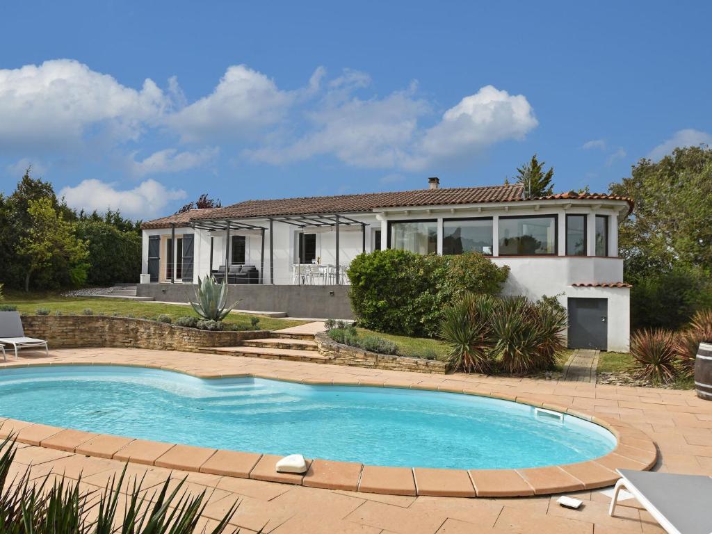 Modern Villa in Malves en Minervois with Private Pool , F-11600 Malves-en-Minervois