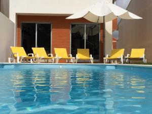 Modern Villa in S o Martinho do Porto with Swimming Pool