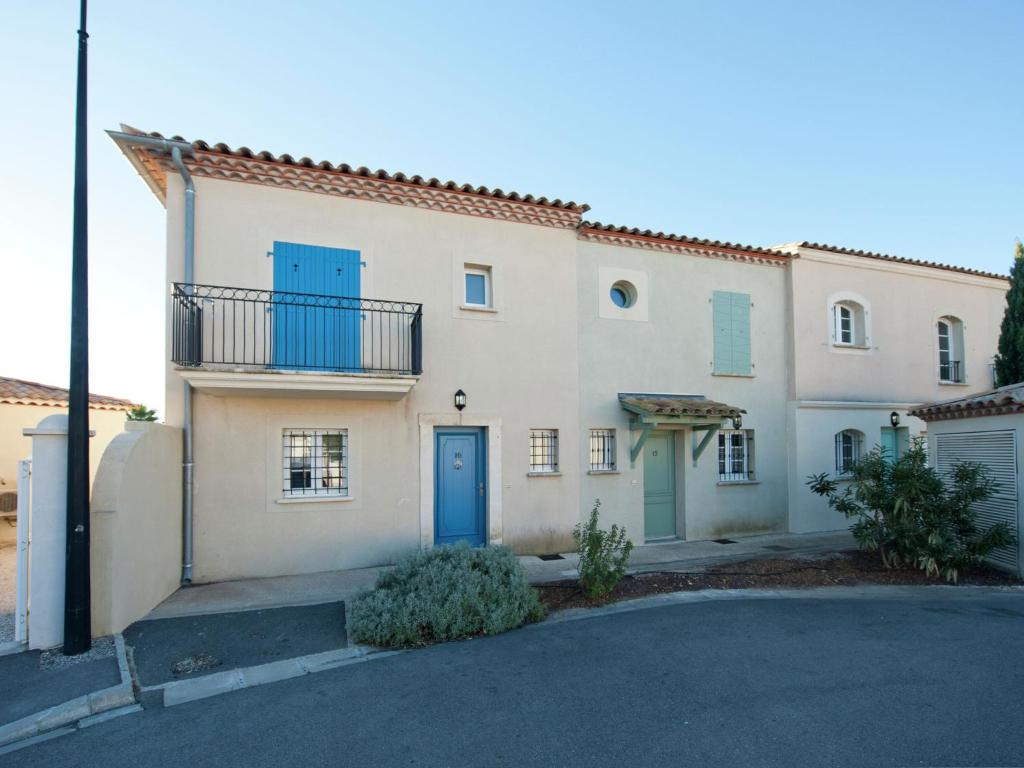 Villa Modern Villa near Sea in Aigues Mortes with Balcony Terrace  30220 Aigues-Mortes