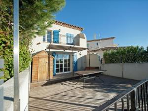 Villa Modern Villa near Sea in Aigues Mortes with Balcony Terrace  30220 Aigues-Mortes Languedoc-Roussillon