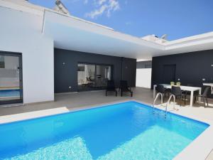 Villa Modern villa with private pool near the beautiful beach of Foz de Arelho  2500-611 Nadadouro Région Centre