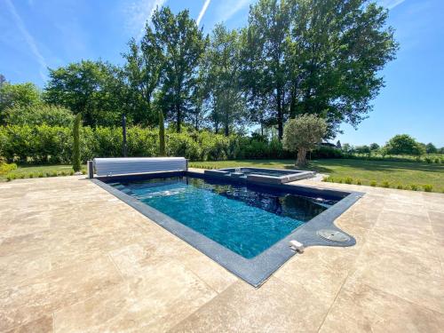 Villa Villa moderne , neuve piscine jacuzzi . Route du Bras de l'Homme Sarlat-la-Canéda