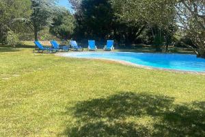 MORADIA DE LUXO COM PISCINA E JARDIM