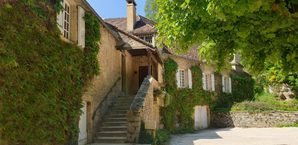 Villa Moulin de l'Enéa, XVIIème, vue rivière et sur beau parc aboré 2,2 hectares. CABOT Jean-Christophe Moulin de l'Enea Le Bouyssou 24200 Carsac-Aillac 24200 Carsac-Aillac