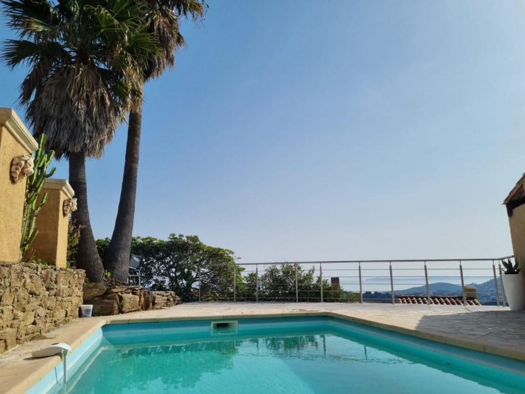 Mountain Beach Villa with panorama view & private pool & sun terrasse 2 Résidence les Terrasses, 83240 Cavalaire-sur-Mer