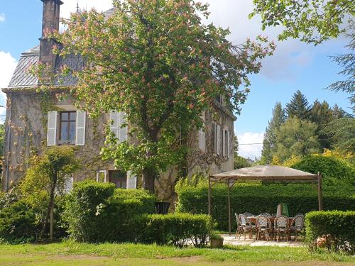 Maison de vacances VILLA MURA gite luxe avec piscine et spa campagne et grand air nouvelle Aquitaine Corrèze 29 Rue de l'Agriculture Neuvic