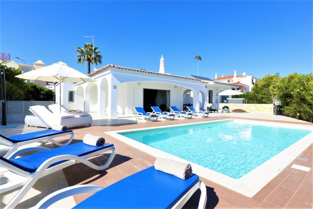 Villa Villa Namora - Private Swimming pool & Hot Jacuzzi Avenida Infante Dom Henrique 47,  Albufeira