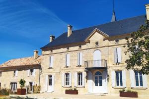 Villa NEW! 5 star classified Deluxe Wine Estate Coucy 33570 Montagne Aquitaine