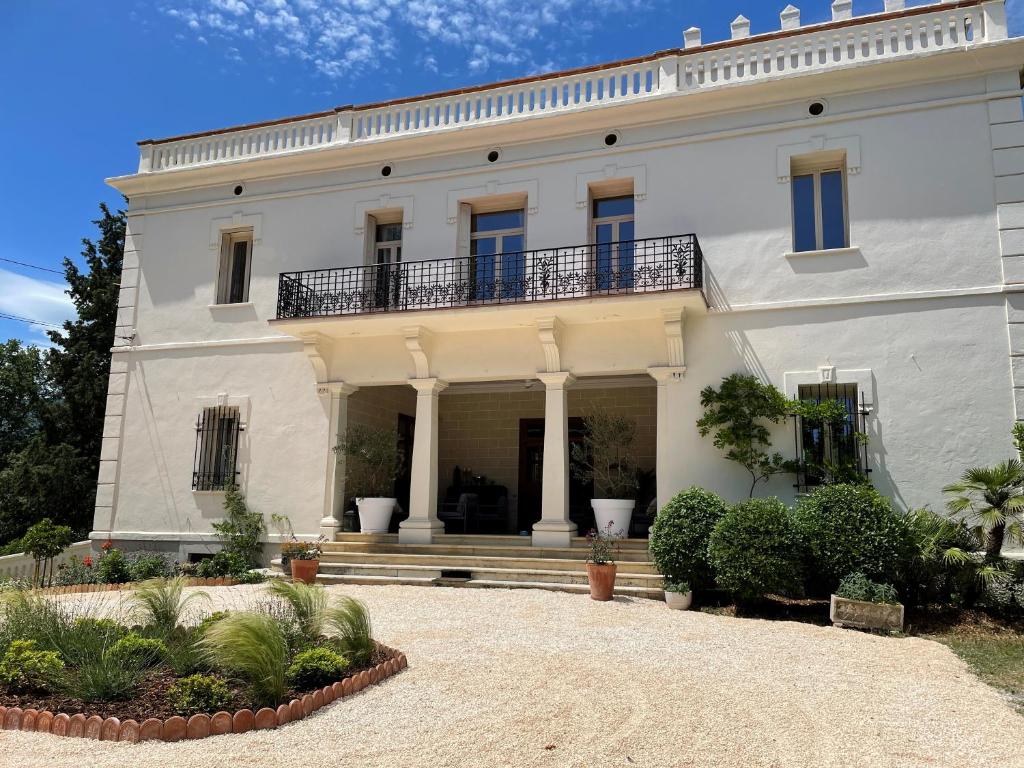 Villa New! 5bed & 5bath Villa close the sea and Ceret 13 Rue Traverse de la Gare 66490 Saint-Jean-Pla-de-Corts