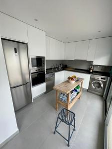 New and modern 3 bedroom Villa with private heated pool near Nazaré