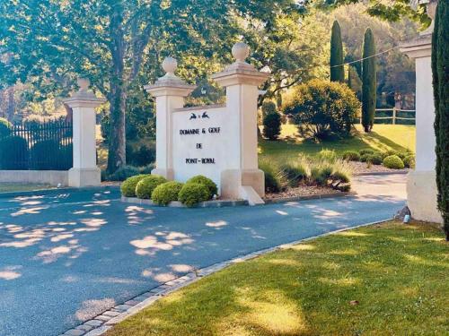 New villa for rent, Domaine de Golf de Pont Royal