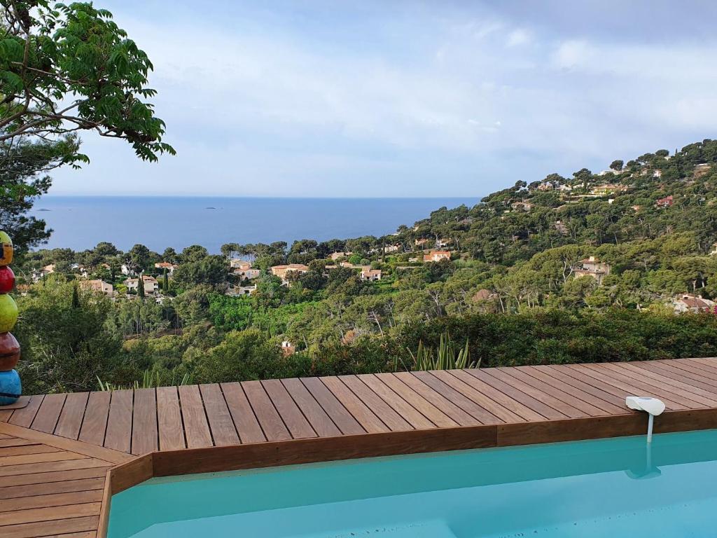 Nice house with beautiful sea views on the peninsula of Hyeres , 83400 Hyères