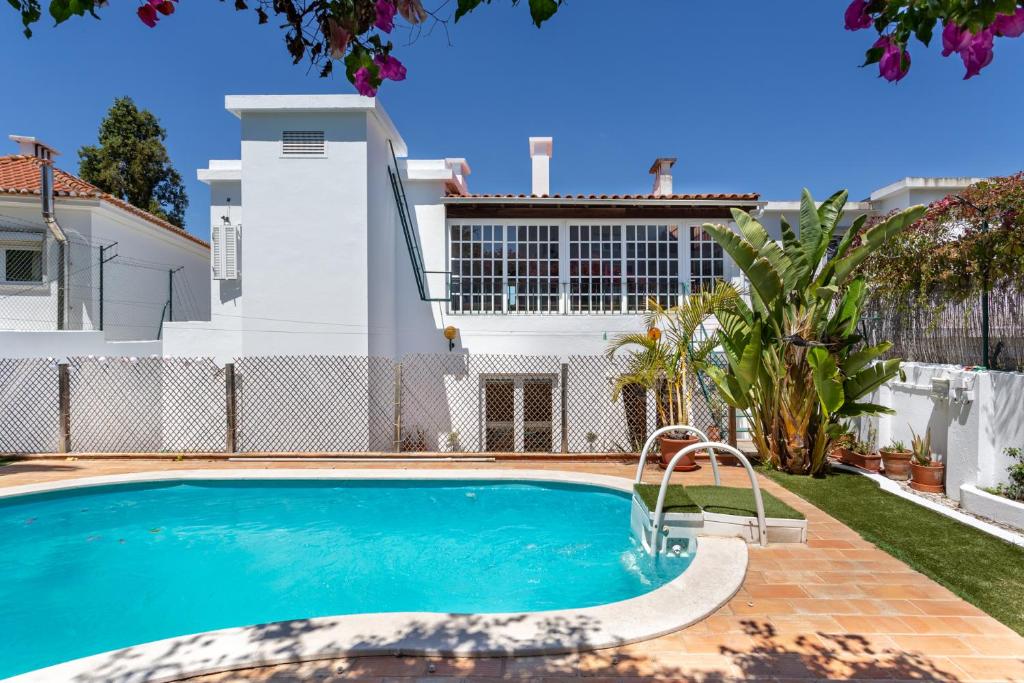 Villa Nice private villa and pool in Central LISBON Rua Duarte Lobo 57 1700-148 Lisbonne