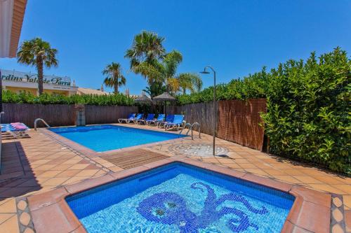 Villa Norcas Grande - excellent location - pool table, table tennis, heated pool, large villa for big groups Galé portugal