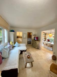 Nouveau à la location Villa climatisée avec piscine, plage et commerces accessibles à pieds