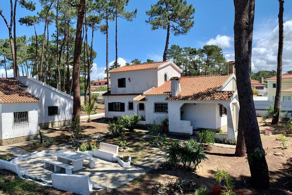 Villa Oak Valley Flats Casa do Pinhal Colares 122 Rua Doutor Sá Carneiro 2705-282 Colares