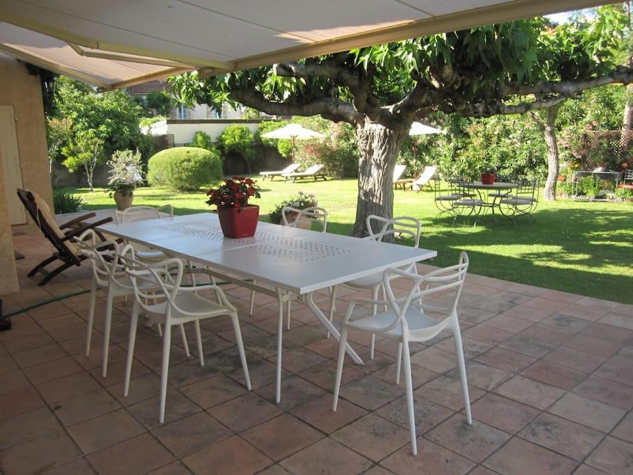 Oasis avec piscine en plein coeur de Saint-Tropez. 3, Impasse de la Croix de fer (Entre Fragonard et le CIC), 83990 Saint-Tropez