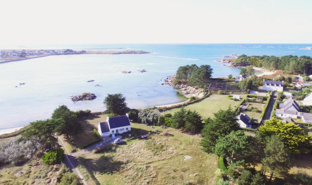 Villa Villa Océane - Pieds dans l'eau, bord de plage 10 Chemin Porz Olier, 29880 Guissény