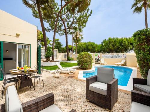 Villa Villa Oceano Golf - superb frontline location close to the Praa Estrada da Horta Vale do Lobo
