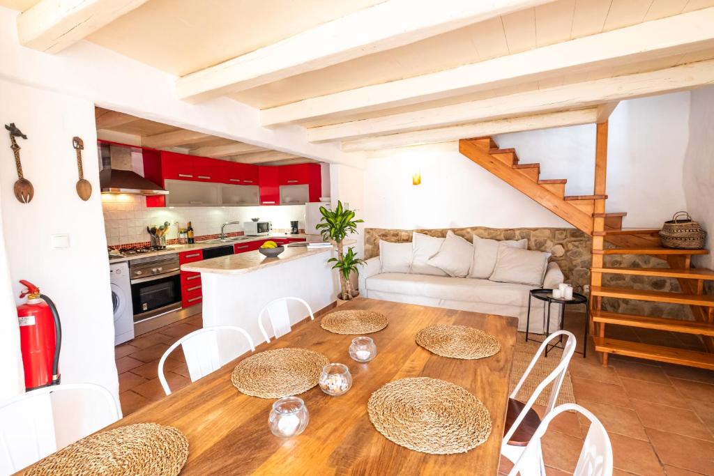 Villa Oliveira Surf House Ericeira 10 Rua da Fontainha 2640-027 Santo Isidoro