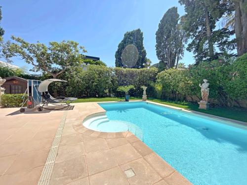 Villa Villa Palmiers by ESTATESCANNES 11 Avenue des Palmiers Cannes