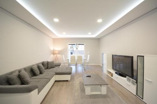Paradise Terrace House