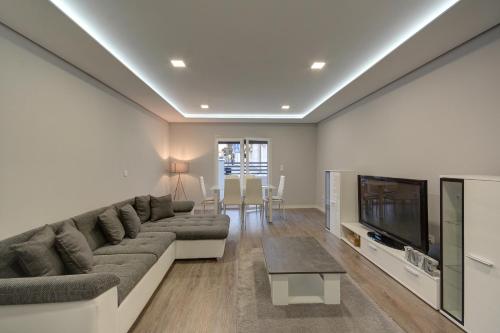 Paradise Terrace House