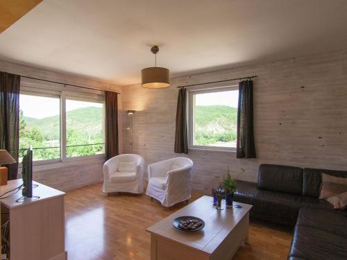 Peaceful Villa in Calamane with Private Swimming Pool