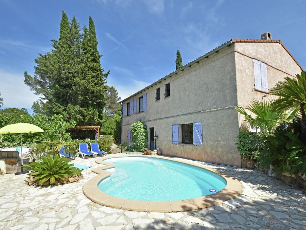 Villa Peaceful Villa in Fr jus with Swimming Pool  83600 Fréjus