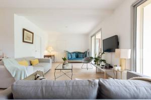 PERFECT FAMILY HOUSE IN CAP d'ANTIBES WITH TENNIS COURT