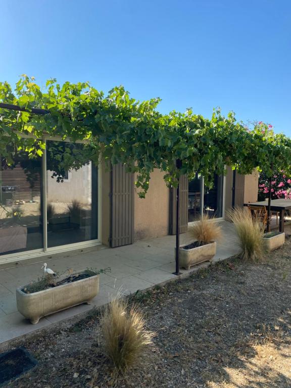 PERFECT FAMILY HOUSE IN CAP d'ANTIBES WITH TENNIS COURT 06160 Antibes