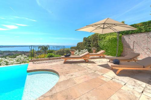 Villa Villa Pertuades Villa with amazing sea view and swimming pool 1351 chemin des pertuades Vallauris