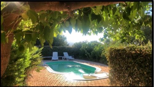 PETIT COIN DE PARADIS, VILLA AVEC PISCINE.