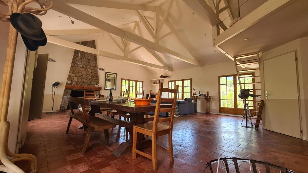 Petite maison de village au cœur du village 17590 Saint-Clément-des-Baleines