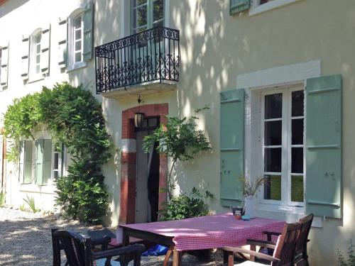 Picturesque Villa in Artigat with Private Terrace